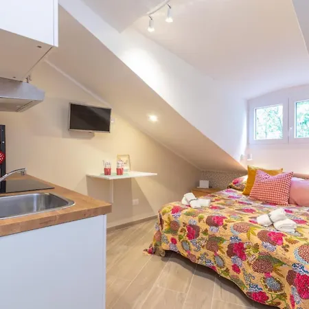 Attico-mansarda In Centro Piu Parcheggio Gratuito Apartment